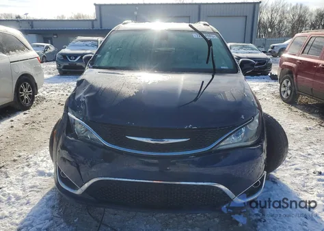 2017 Chrysler Pacifica Touring L Plus из США, поврежденный, VIN 2C4RC1EG4HR644306